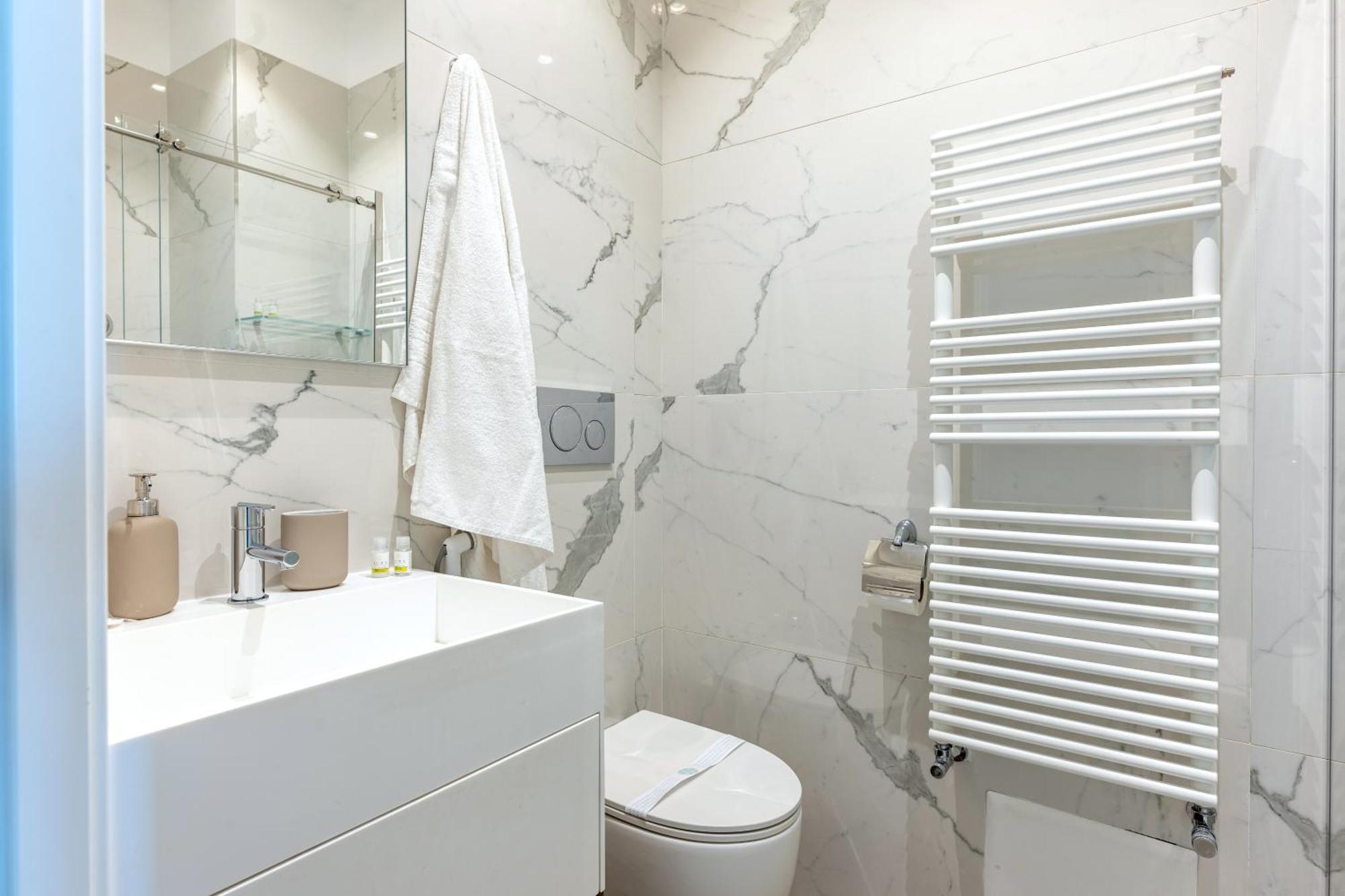 Exclusive Deluxe Apt Up To 6 People & Heated Tub 滨海波利尼亚诺 外观 照片