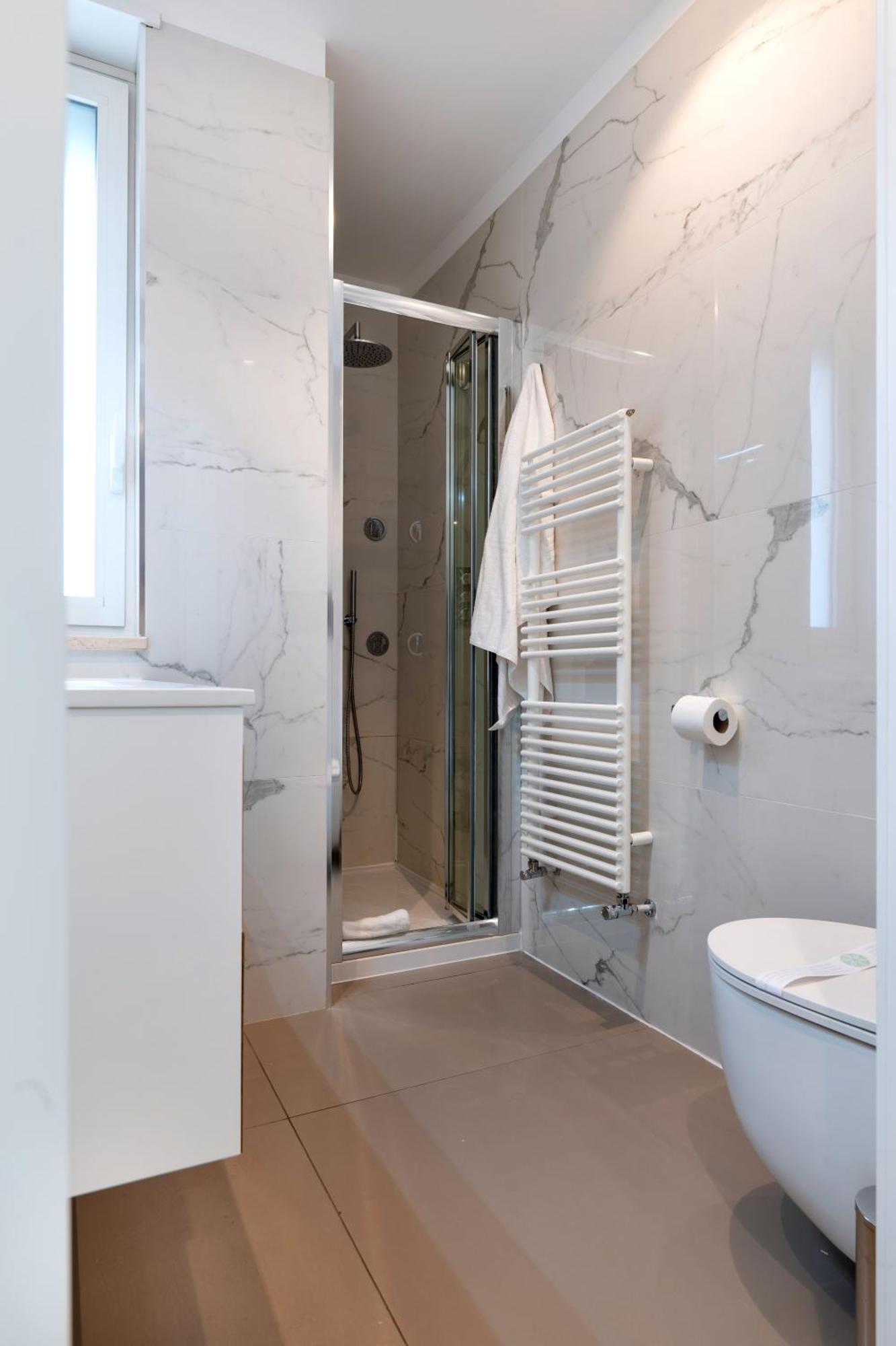 Exclusive Deluxe Apt Up To 6 People & Heated Tub 滨海波利尼亚诺 外观 照片