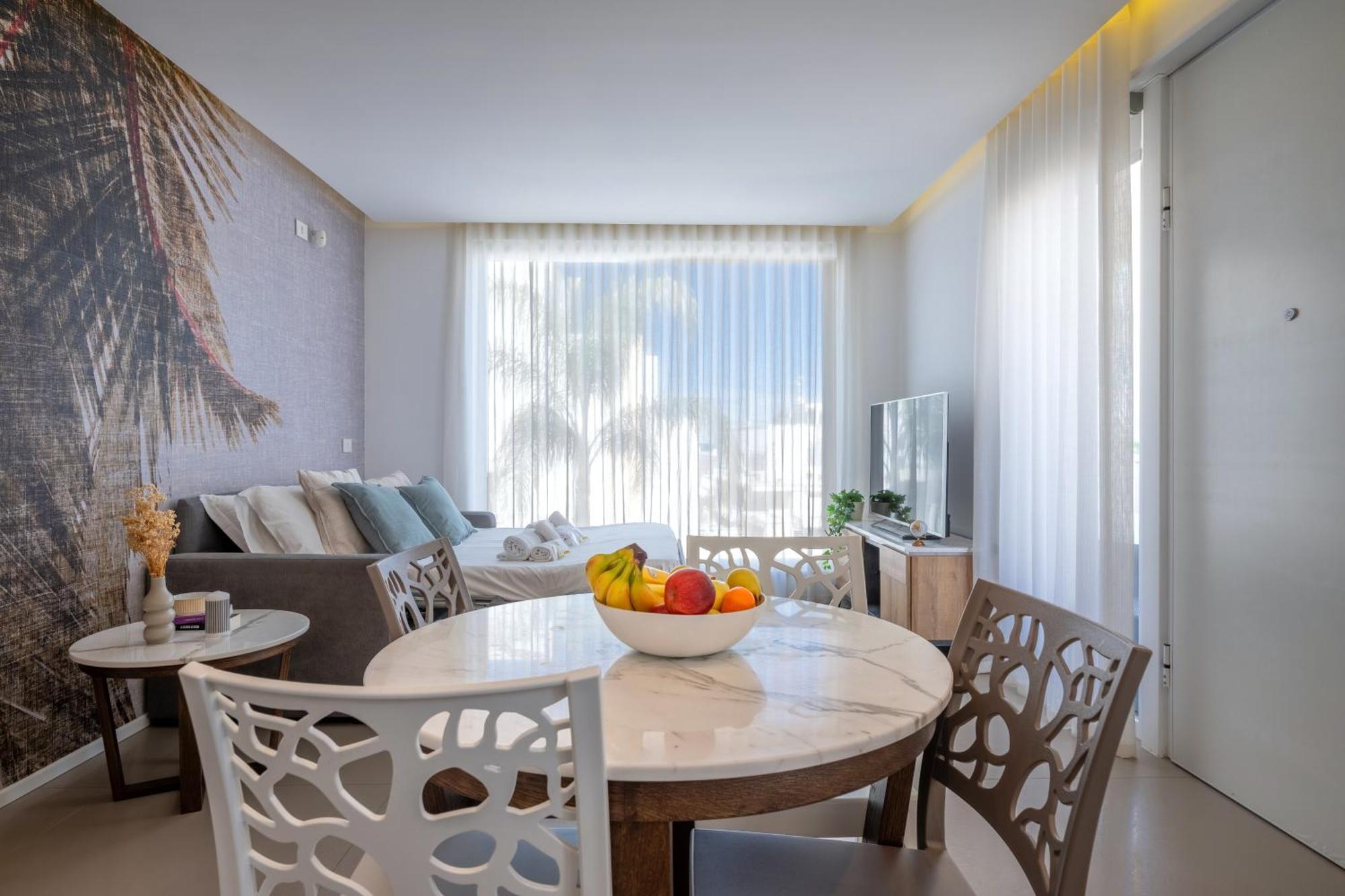 Exclusive Deluxe Apt Up To 6 People & Heated Tub 滨海波利尼亚诺 外观 照片