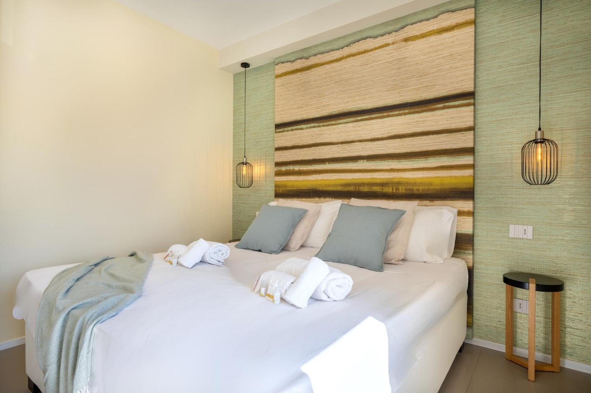 Exclusive Deluxe Apt Up To 6 People & Heated Tub 滨海波利尼亚诺 外观 照片