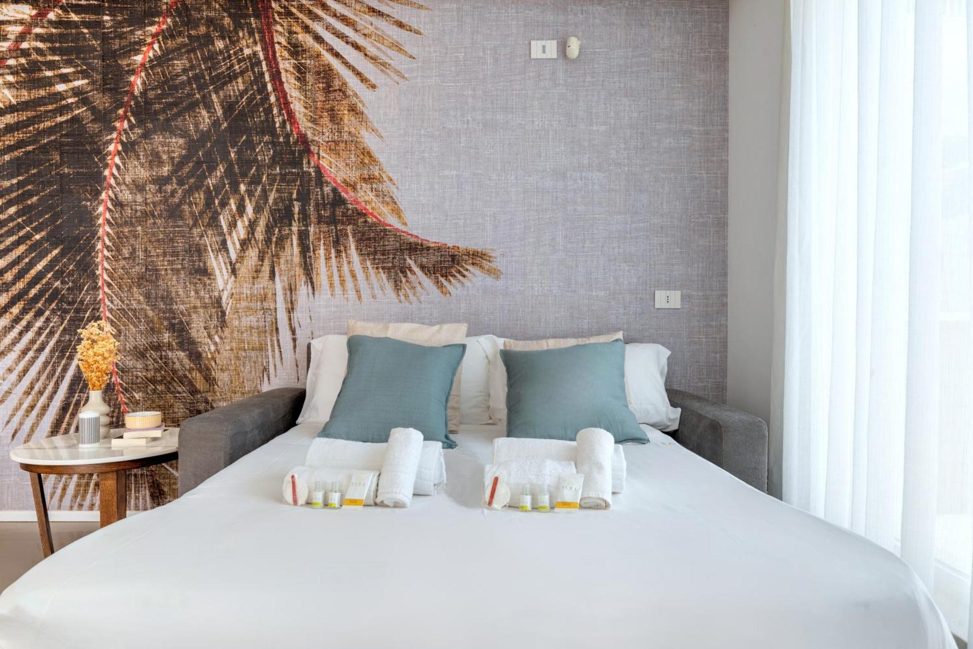 Exclusive Deluxe Apt Up To 6 People & Heated Tub 滨海波利尼亚诺 外观 照片